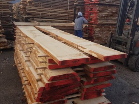 Unedged Debarked Oak Lumber  I-II ÖHU / AD