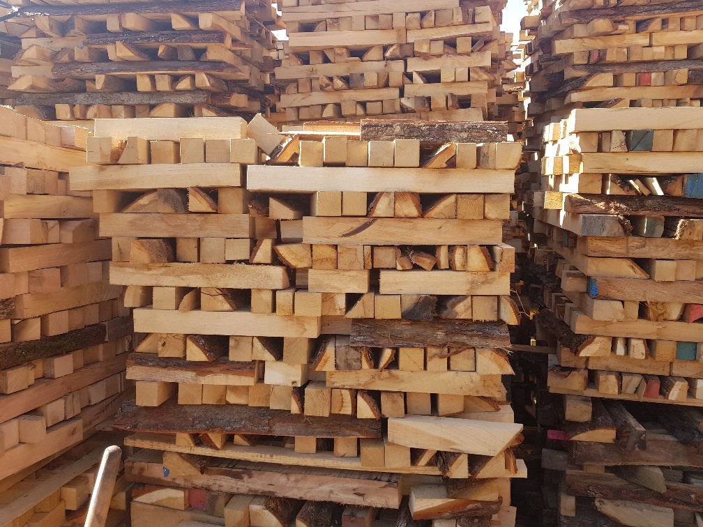 Sägebrennholz anfallende Längen, saw firewood  Imperius woodtrading