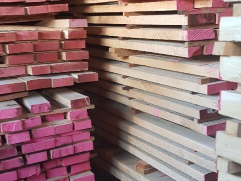 besäumtes Eichenschnittholz AD, edged oak lumber AD
